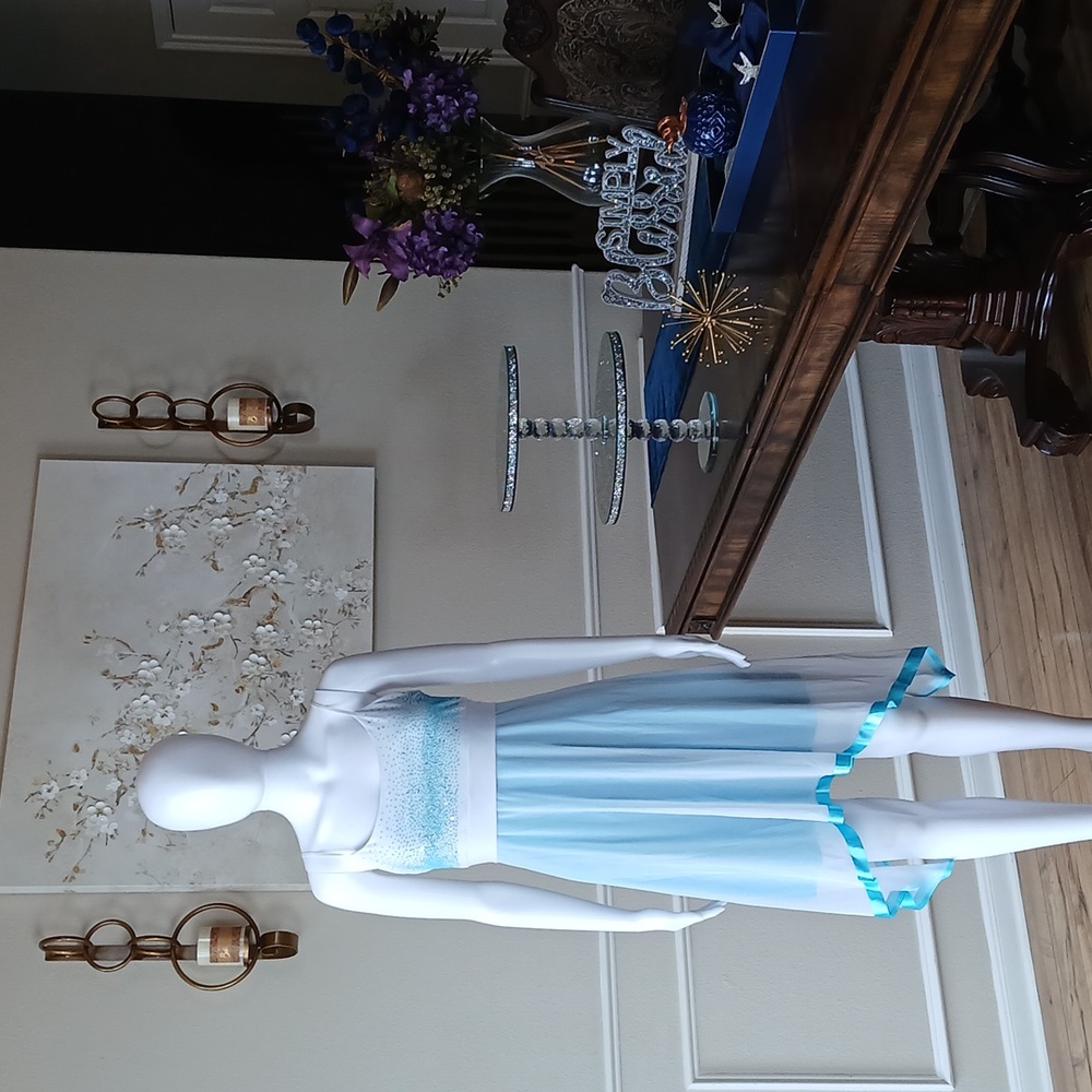 Blue And White Embellished Asymmetral Dress. Size M - Picture 4 of 17